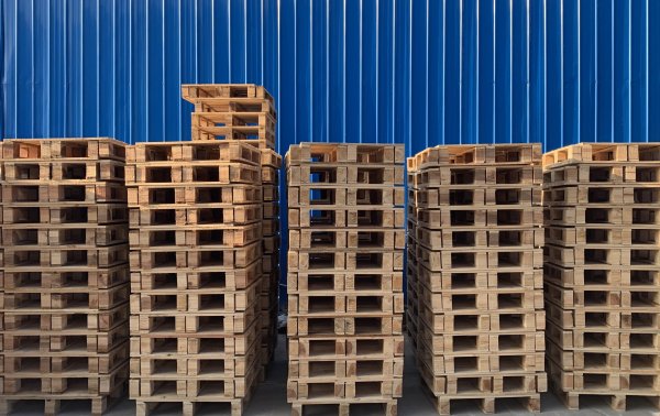 新丰木托盘摆放技巧